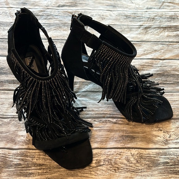 Steve Madden Black Suede Stilettos with 3 Tiers of Stone Covered Fringe 8.5 - Picture 2 of 10